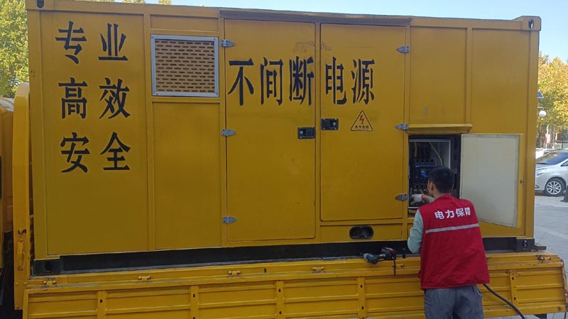 瀍河回族柴油发电机组和UPS电源配合使用时，如何避免切换过程中的电力中断？